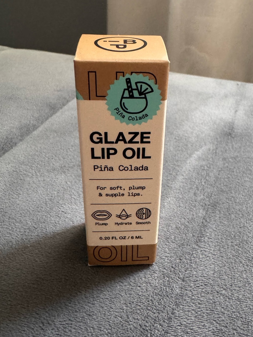 Glaze Lip Oil Piña Colada – Hydrating Lip Gloss in Cream & Teal